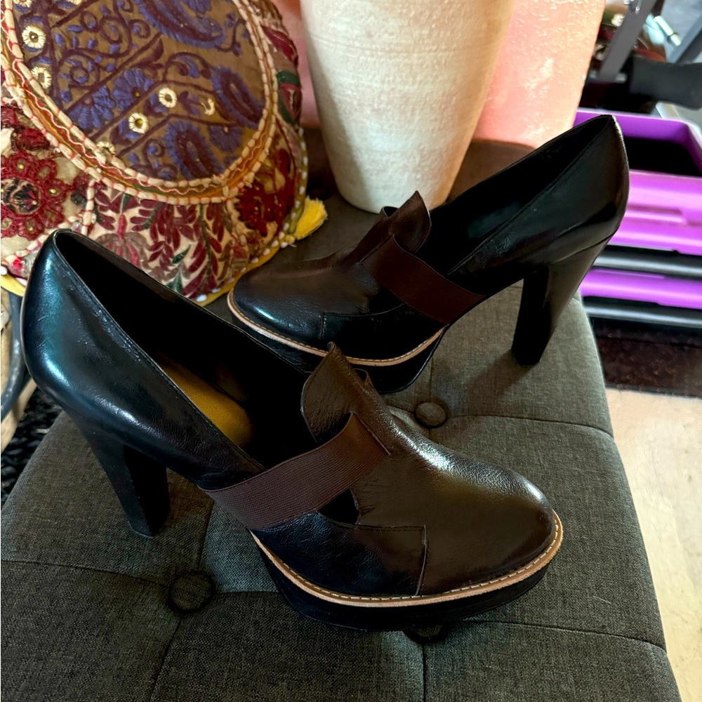 Ladies Nine West heels